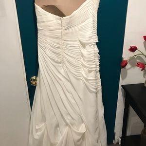 Ivory strapless wedding gown & accessories.